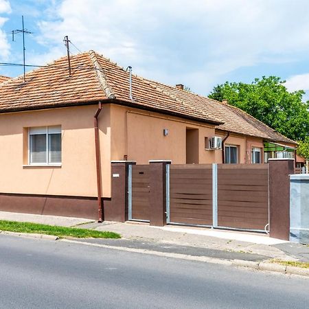 Nemeth Apartman Кестхей Экстерьер фото